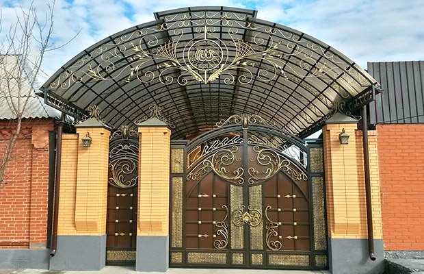 Купить или заказать ворота для дома с навесом - стильные и надежные решения для вашего участка в Ишимбае от 42496 руб | ВоротМастер-Шмб